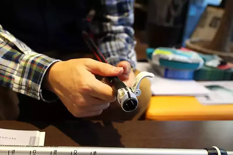 トレッキングポール『LEKI サーモライトAS』スピードロックシステム