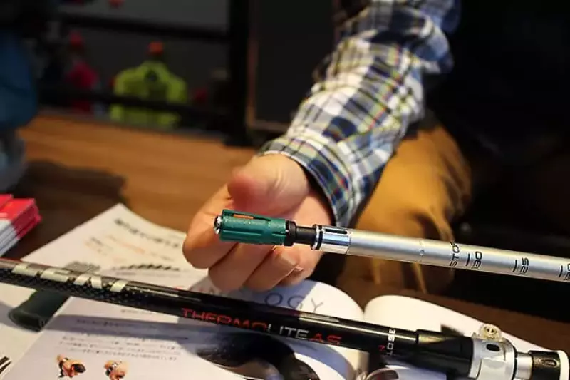 トレッキングポール『LEKI サーモライトAS』スーパーロックシステム