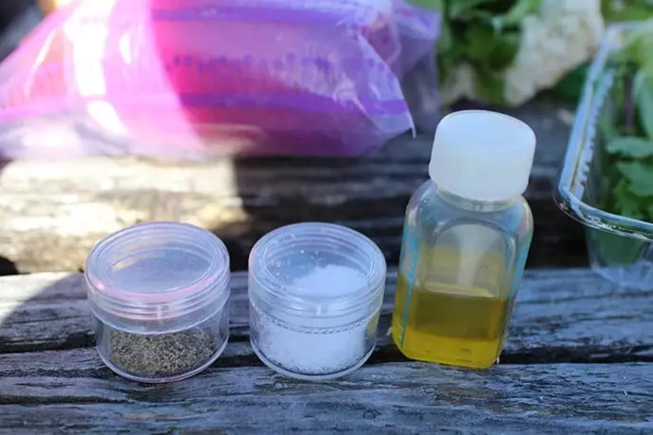 オリーブオイル、塩、こしょう