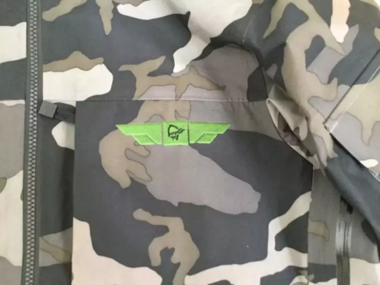 ノローナのゴアテックスジャケット