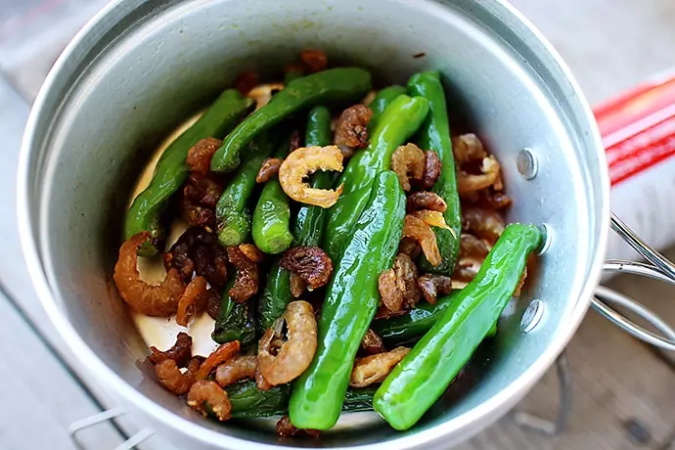 しし唐の干しエビ炒め 簡単な山ごはん