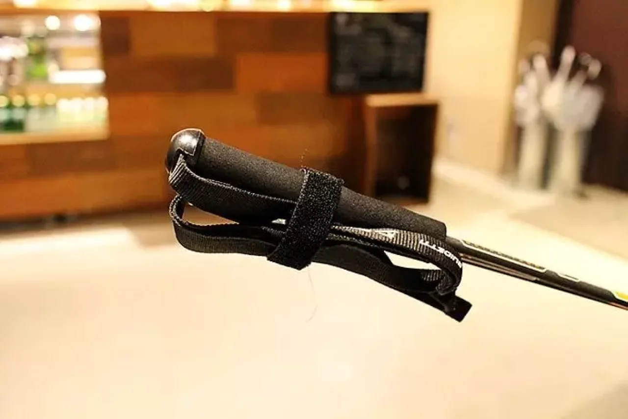 グイデッティ トレッキングポール 超軽量