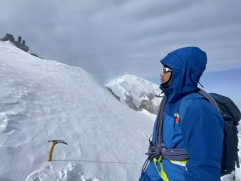 ハードシェルに求める機能性と特徴を語る登山家 花谷泰広