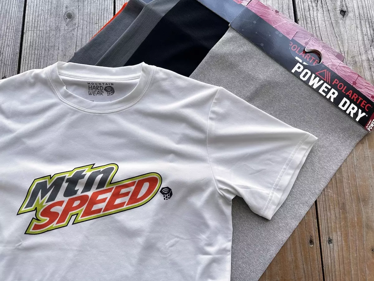ポーラテックのパワードライを使用した『マウンテンハードウェアのTシャツ』-登山やトレイルランニングに快適な素材