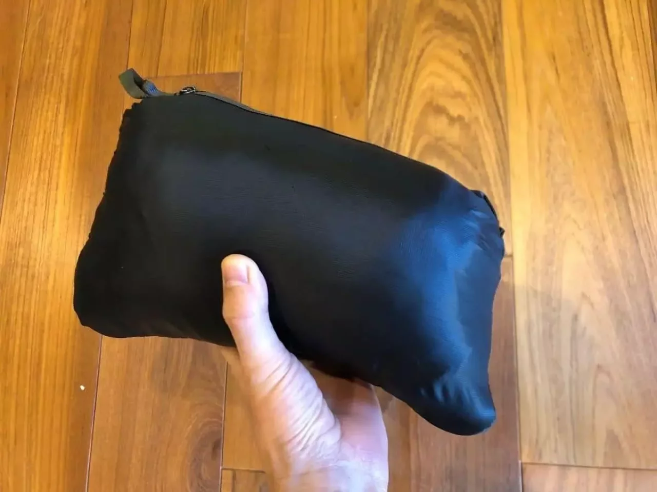 パタゴニア マイクロパフフーディーをパッカブルに