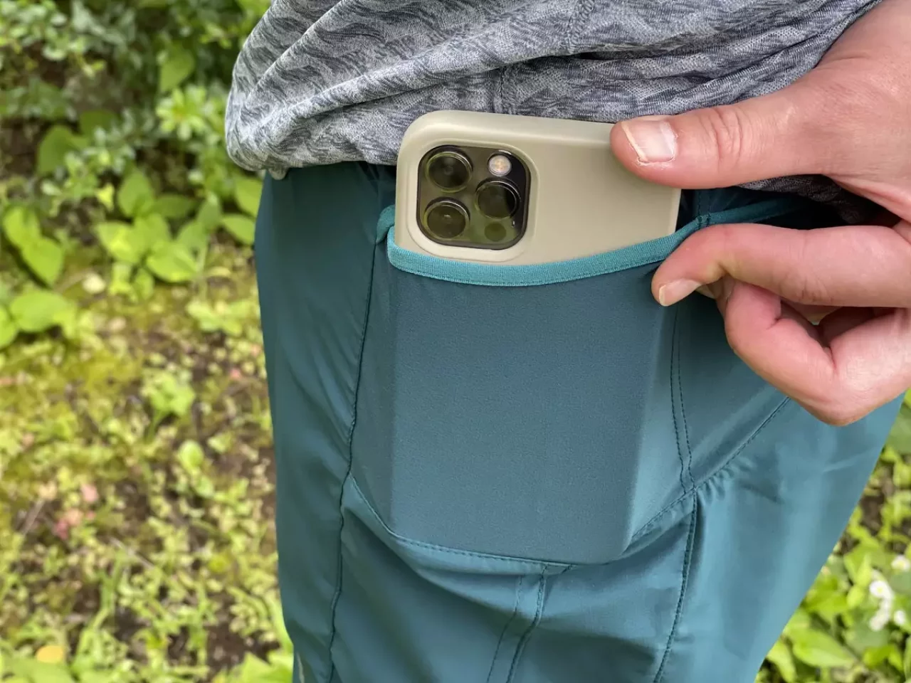 考えられたポケットの数と位置とサイズ感