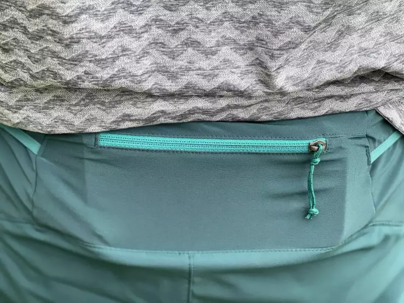 考えられたポケットの数と位置とサイズ感