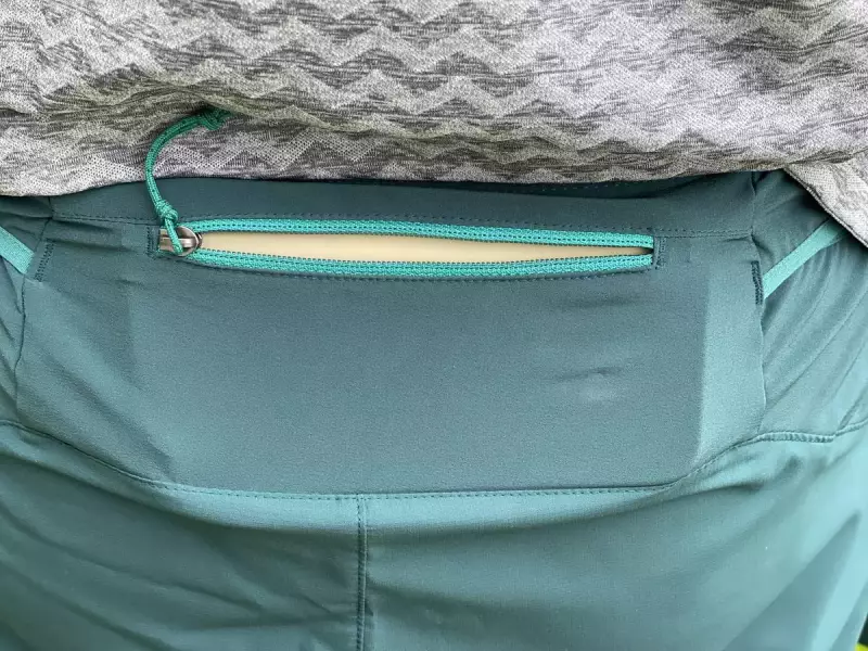 考えられたポケットの数と位置とサイズ感