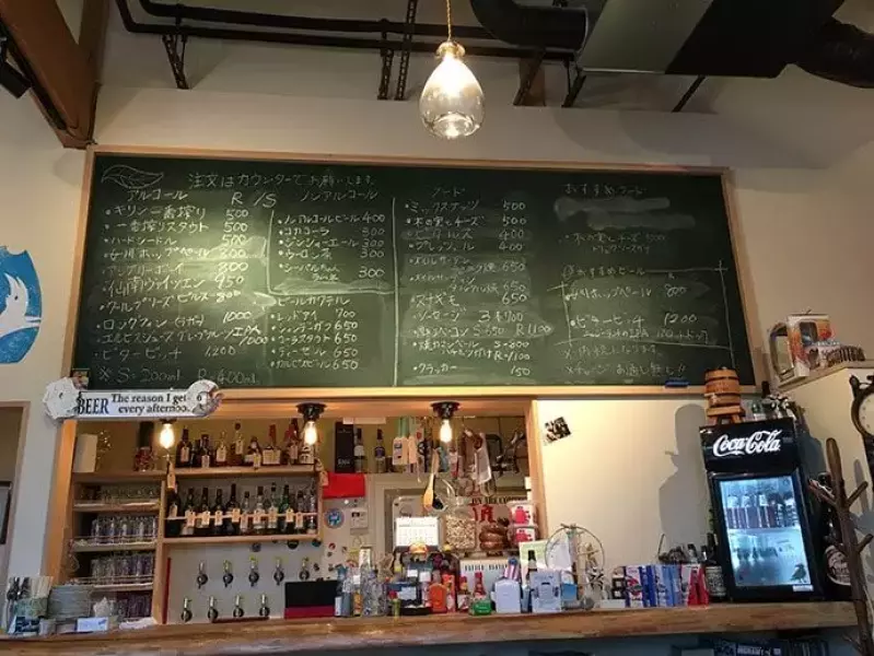 ガル屋beerの店内