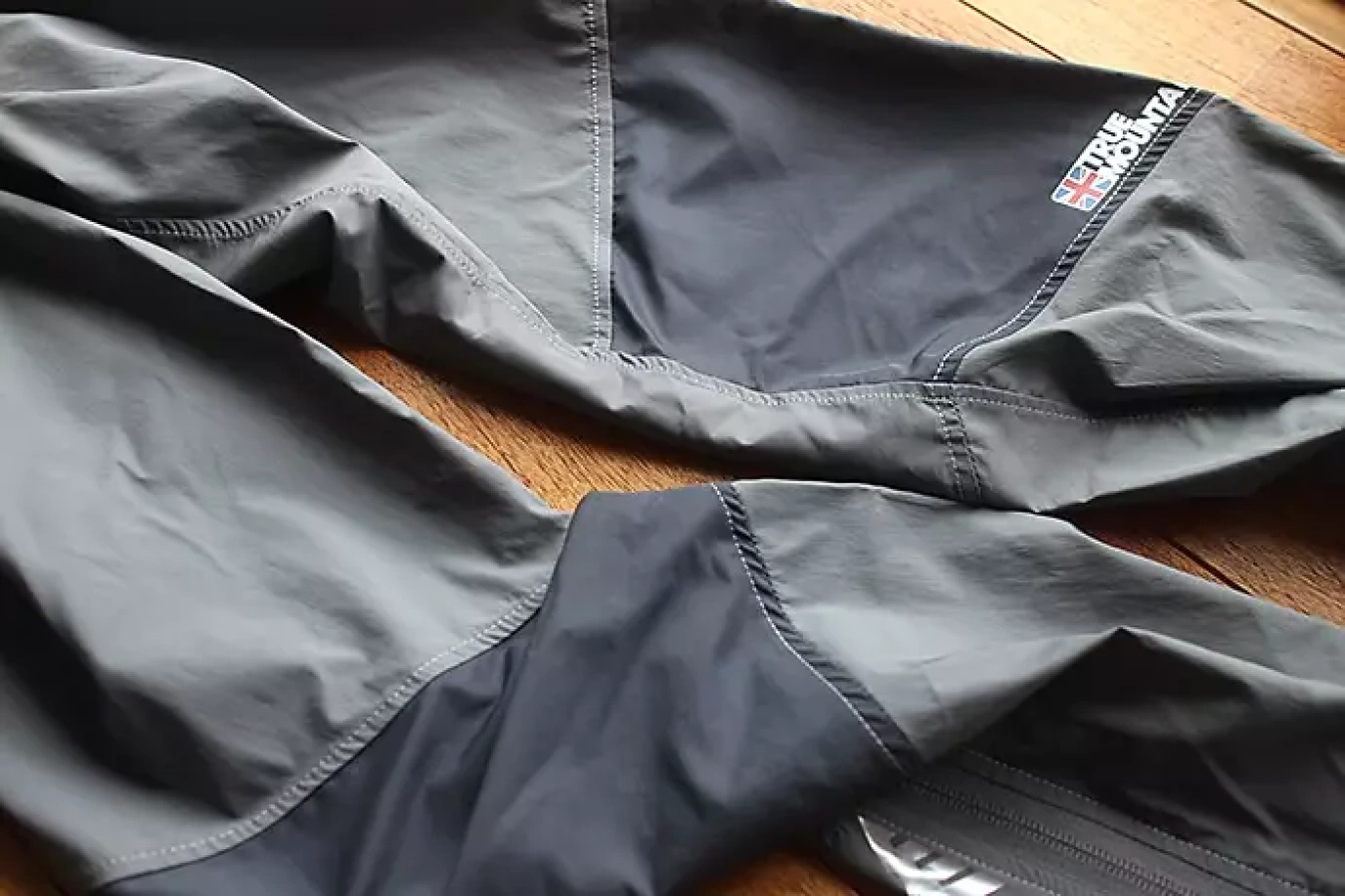 トゥルーマウンテン トライツ シルエットと柔らかさが自慢