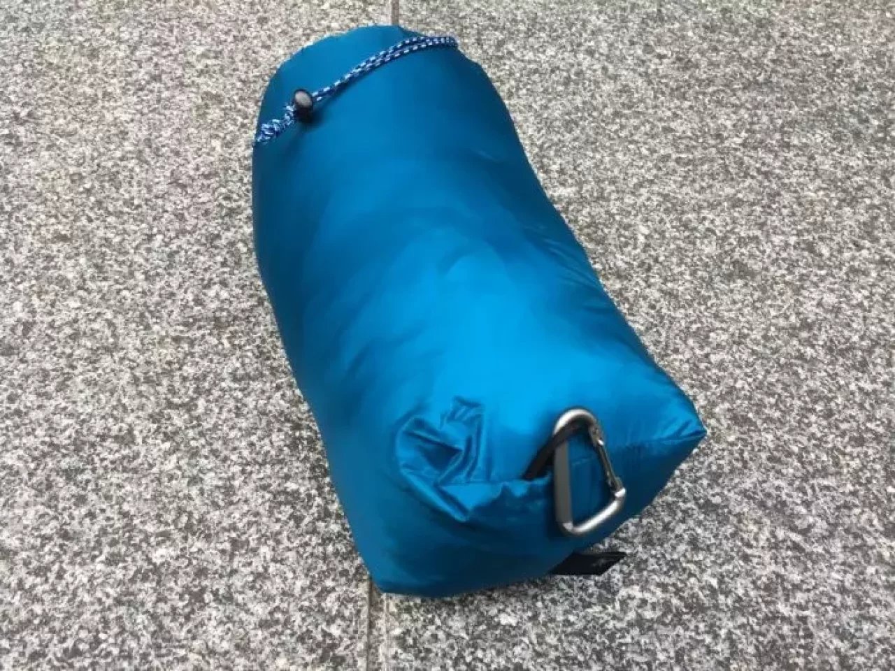 アークテリクス ニュークレイFLジャケットのコンパクト性