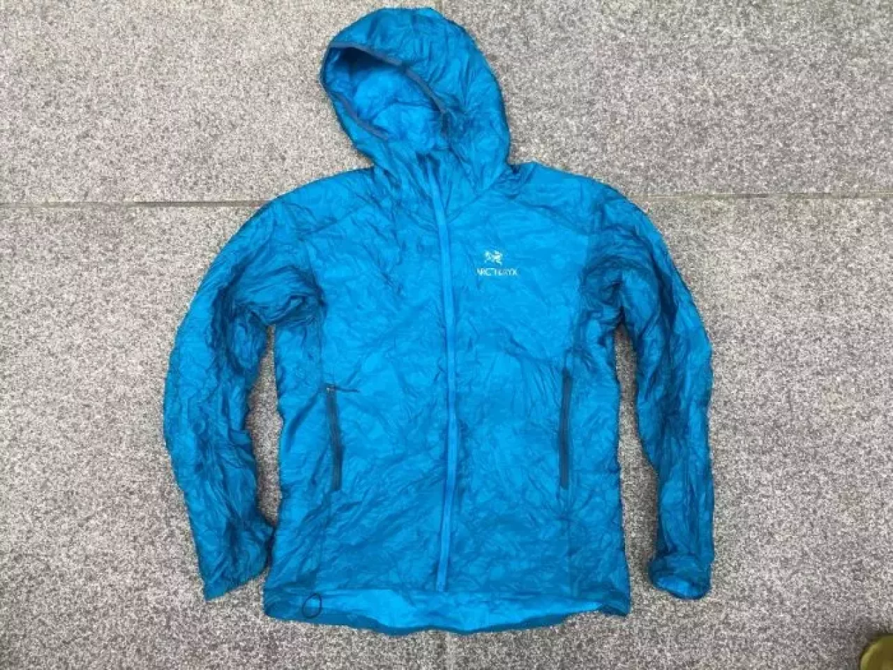 アークテリクス ニュークレイFLジャケット