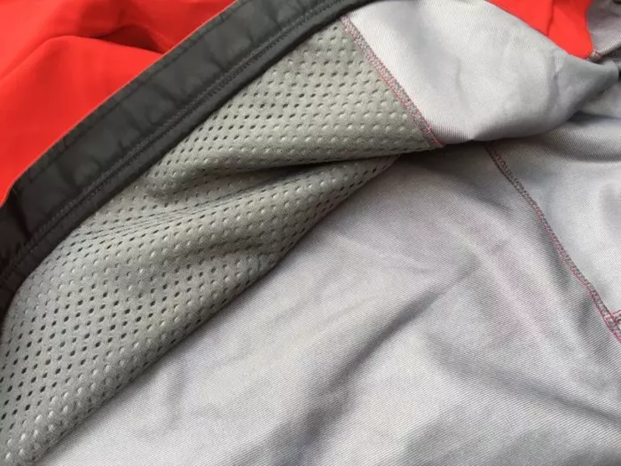 パタゴニア ナイフブレードジャケットの裏地