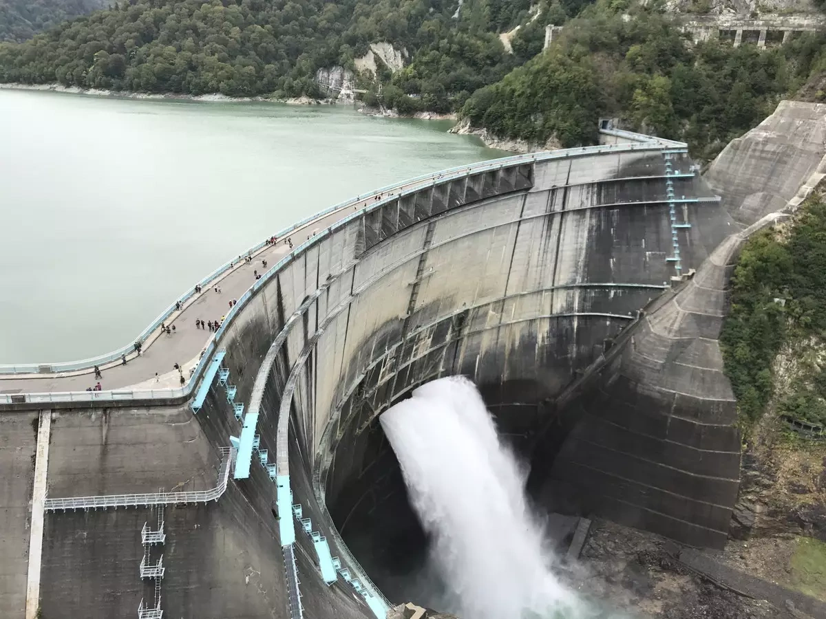 山とダムの密接な関係を楽しむ『登山と一緒に楽しむダム』