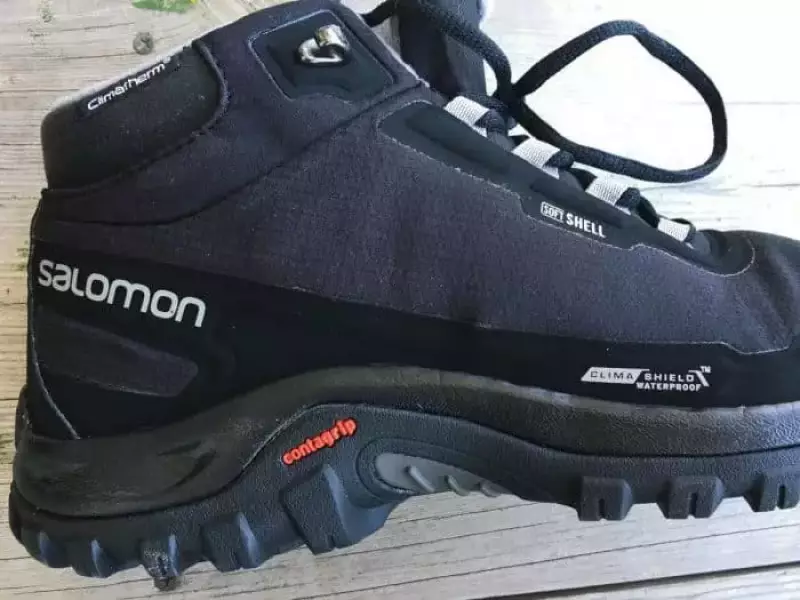 サロモン シェルターのアッパー