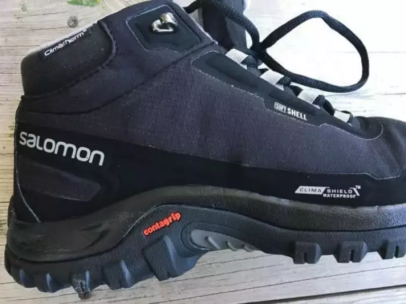 サロモン シェルターのアッパー