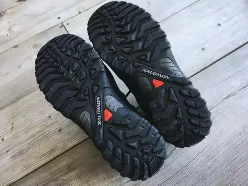 サロモン シェルターのグリップ