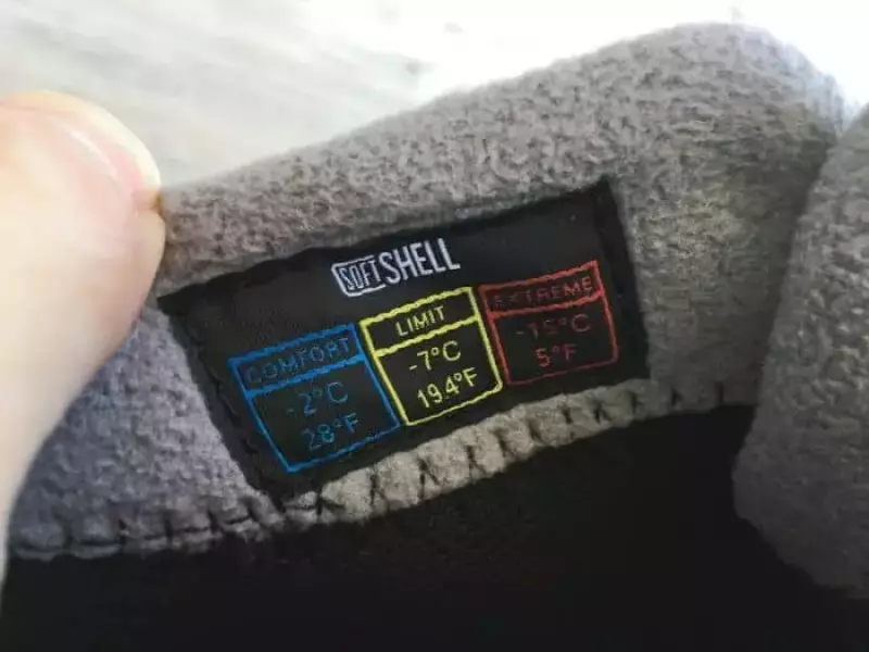 サロモン 冬 アウトドアシューズ 機能性