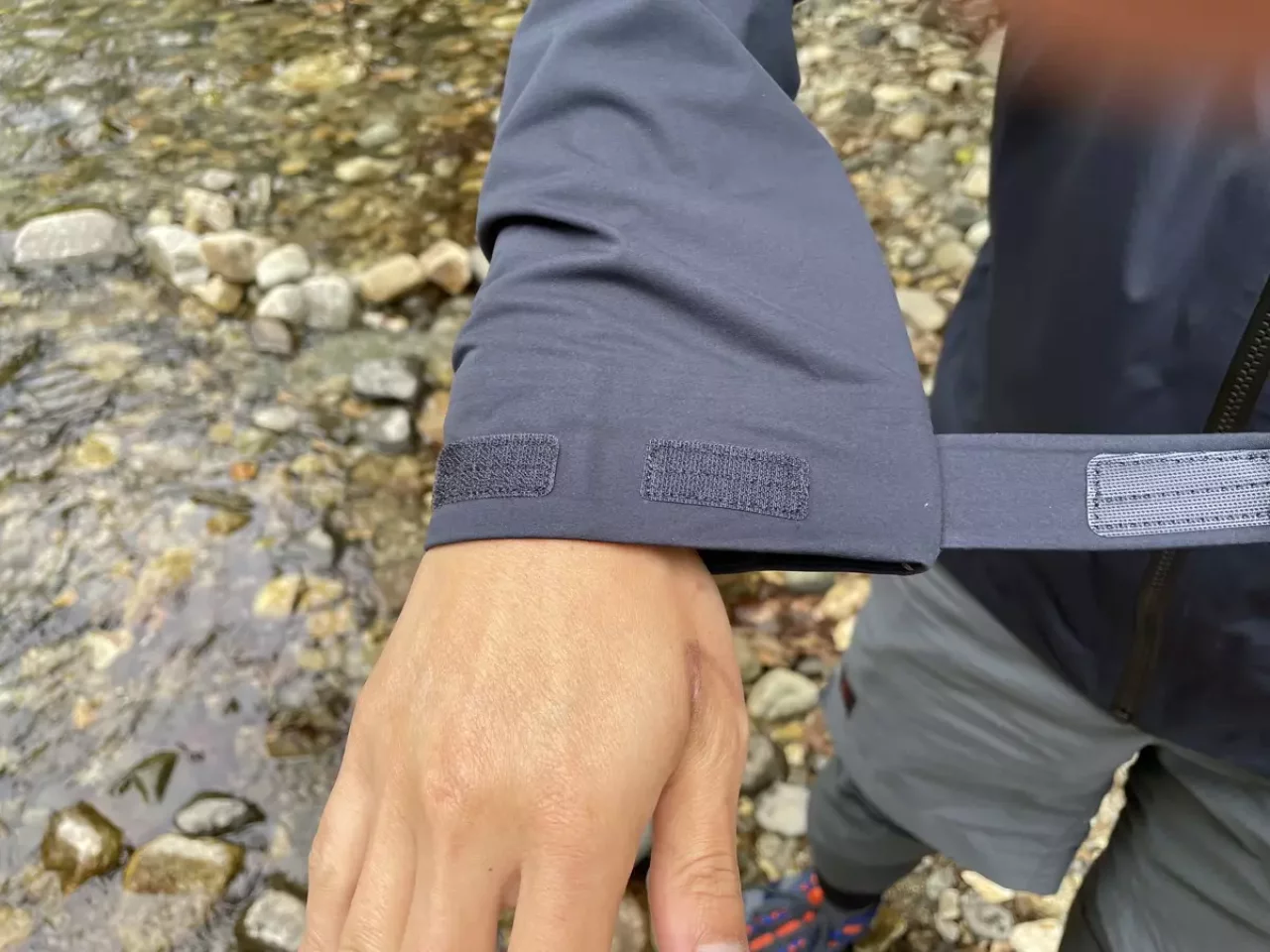 ラブ キネティックプラス レインジャケット 袖口