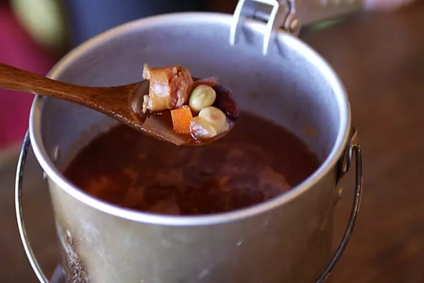 スパイシートマトスープ 冬の定番山ごはん