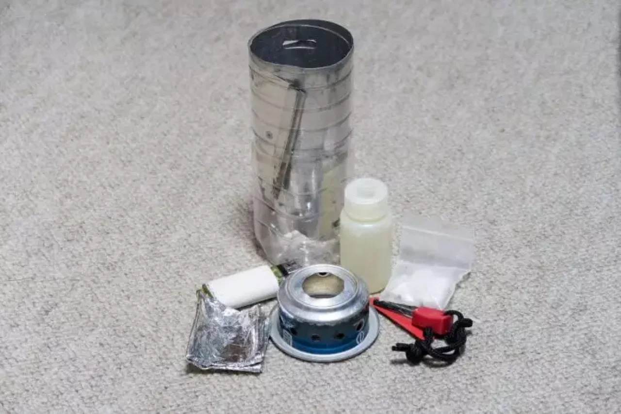 ポカリスエット1リットルのペットボトルをカット