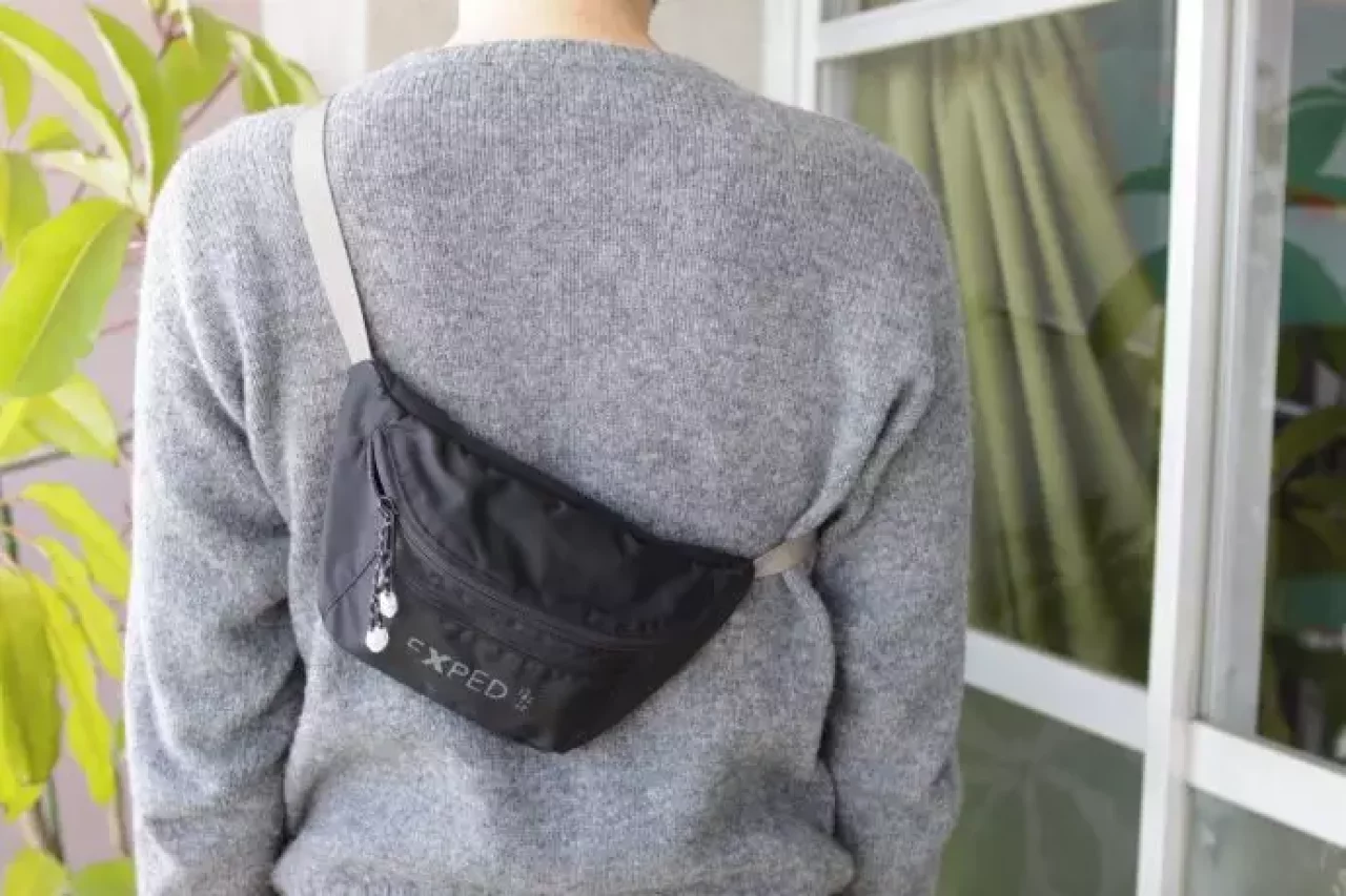 エクスペド『ミニベルトポーチ』の肩掛け