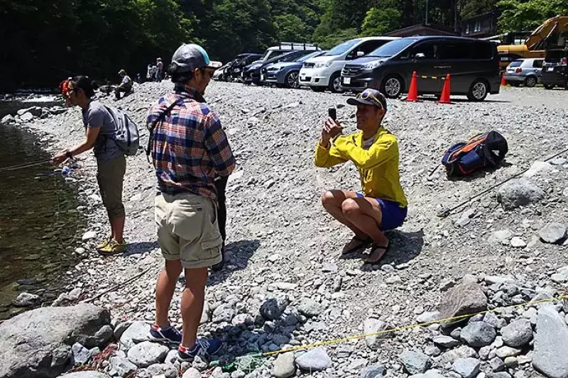 ジローくんも虎視眈々と魚を狙いつづけ、会心のヒット