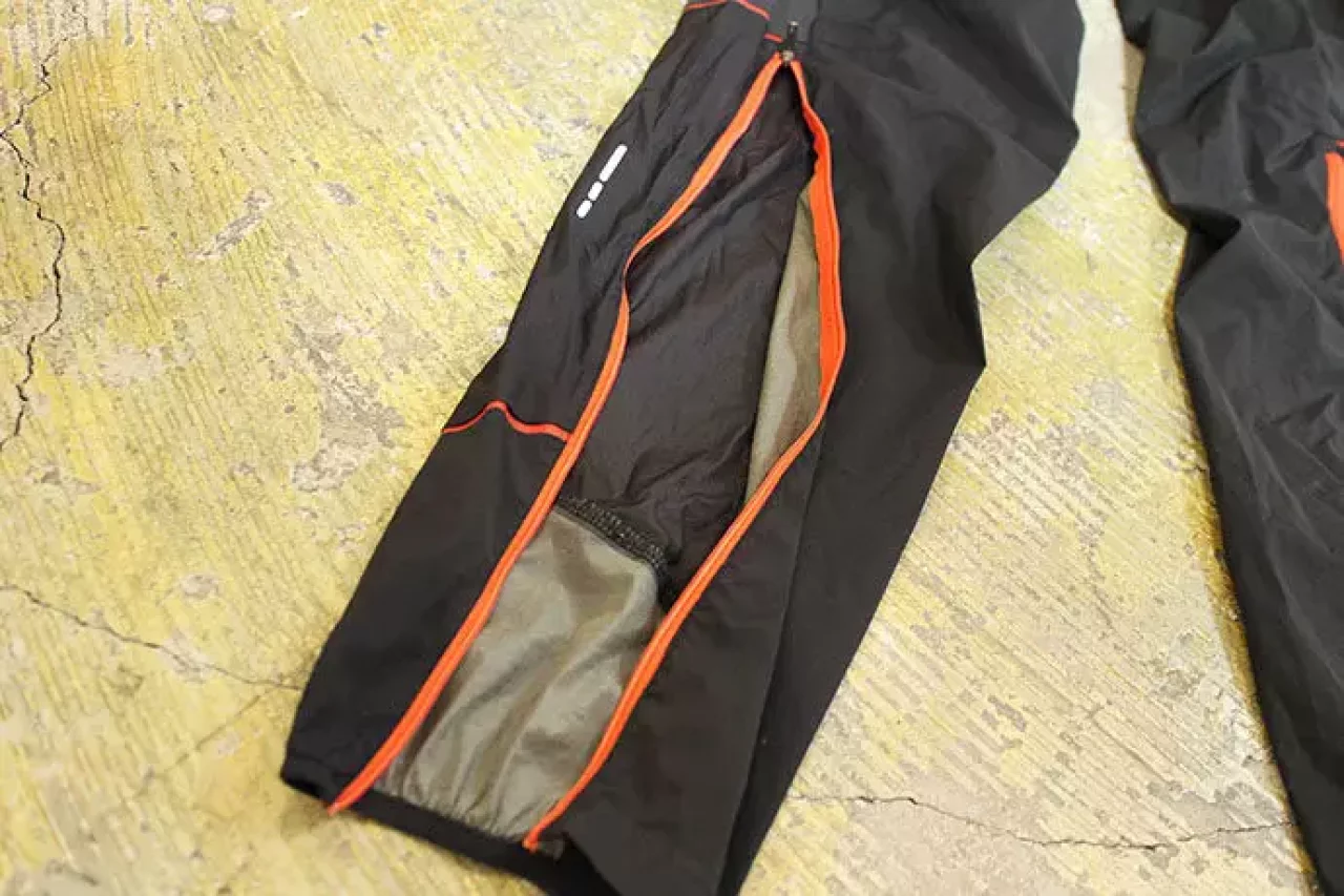 サロモン ハイブリットパンツ