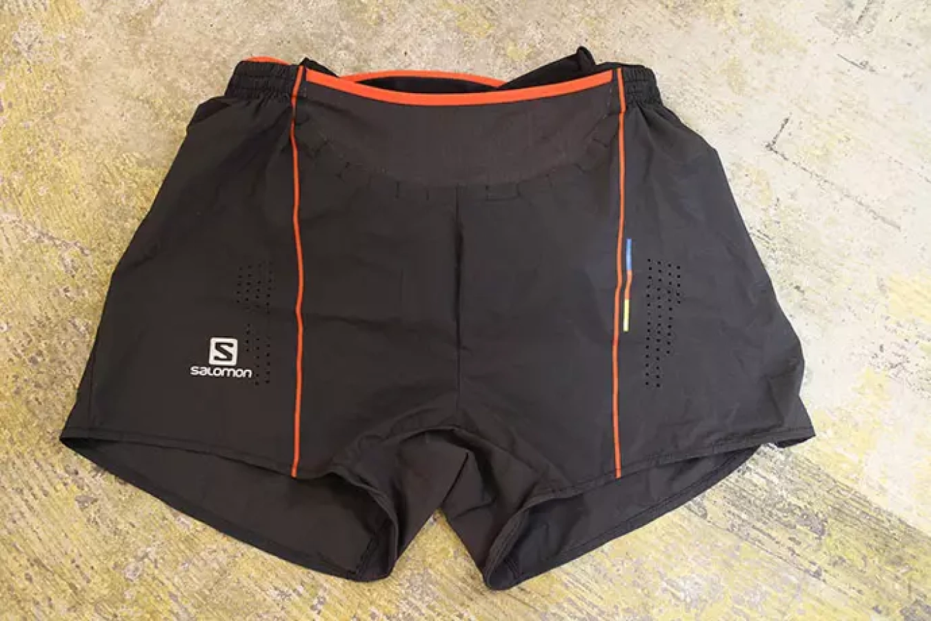 サロモン エスラボセンスショーツ ニーズに応えたショートパンツ