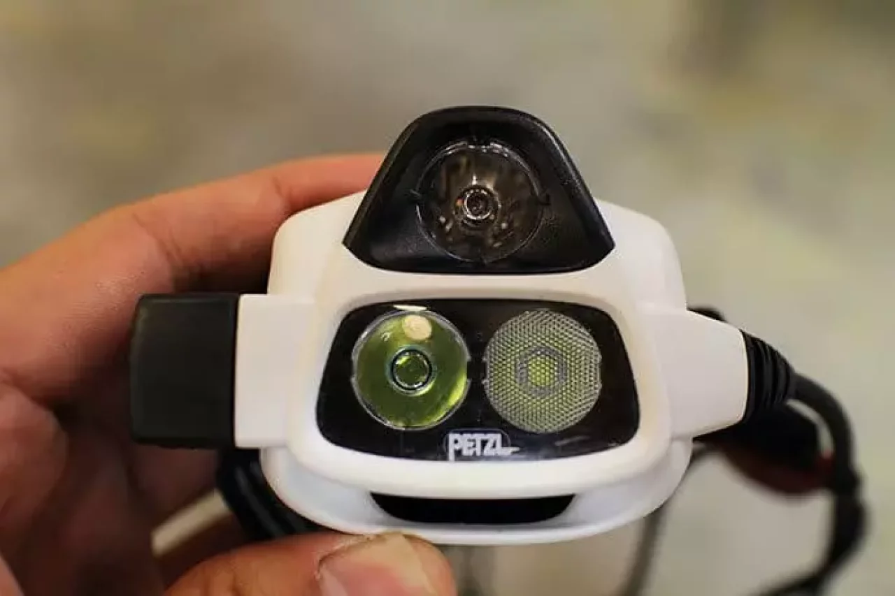 ヘッドランプ ペツル ナオ(NAO)