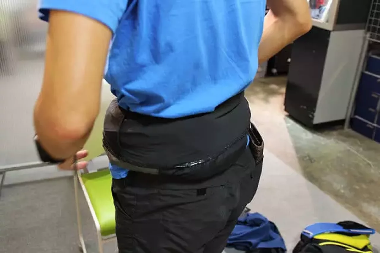 サロモン ハイブリットジャケット