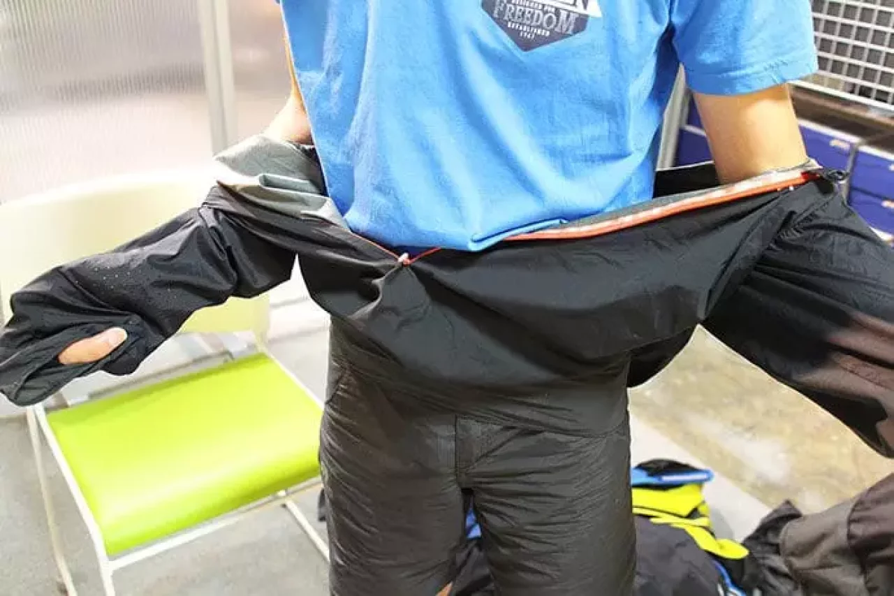 サロモン ハイブリットジャケット