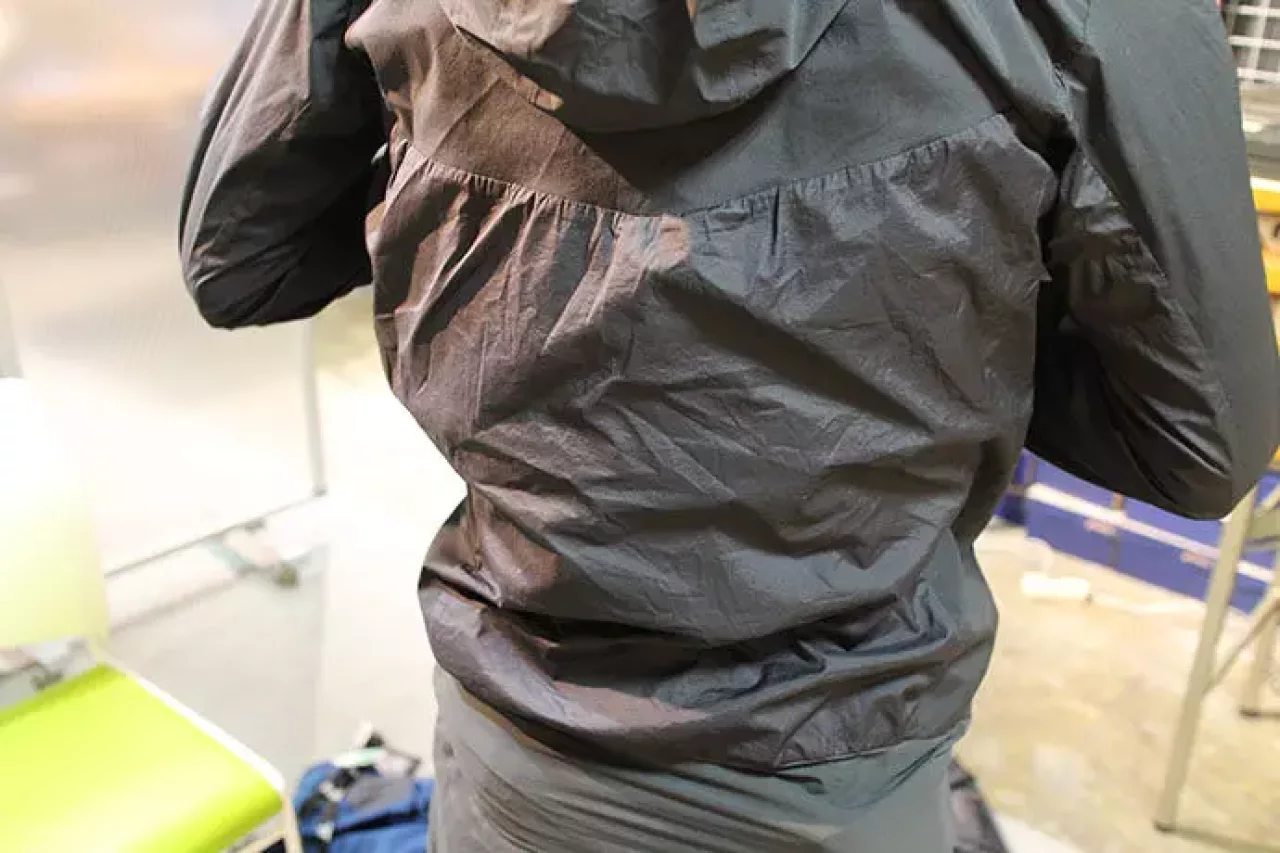 サロモン ハイブリットジャケット