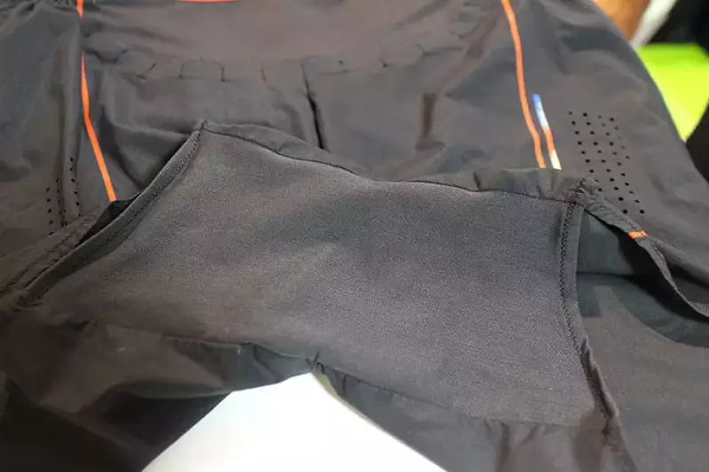 サロモン エスラボ「センスショーツ」