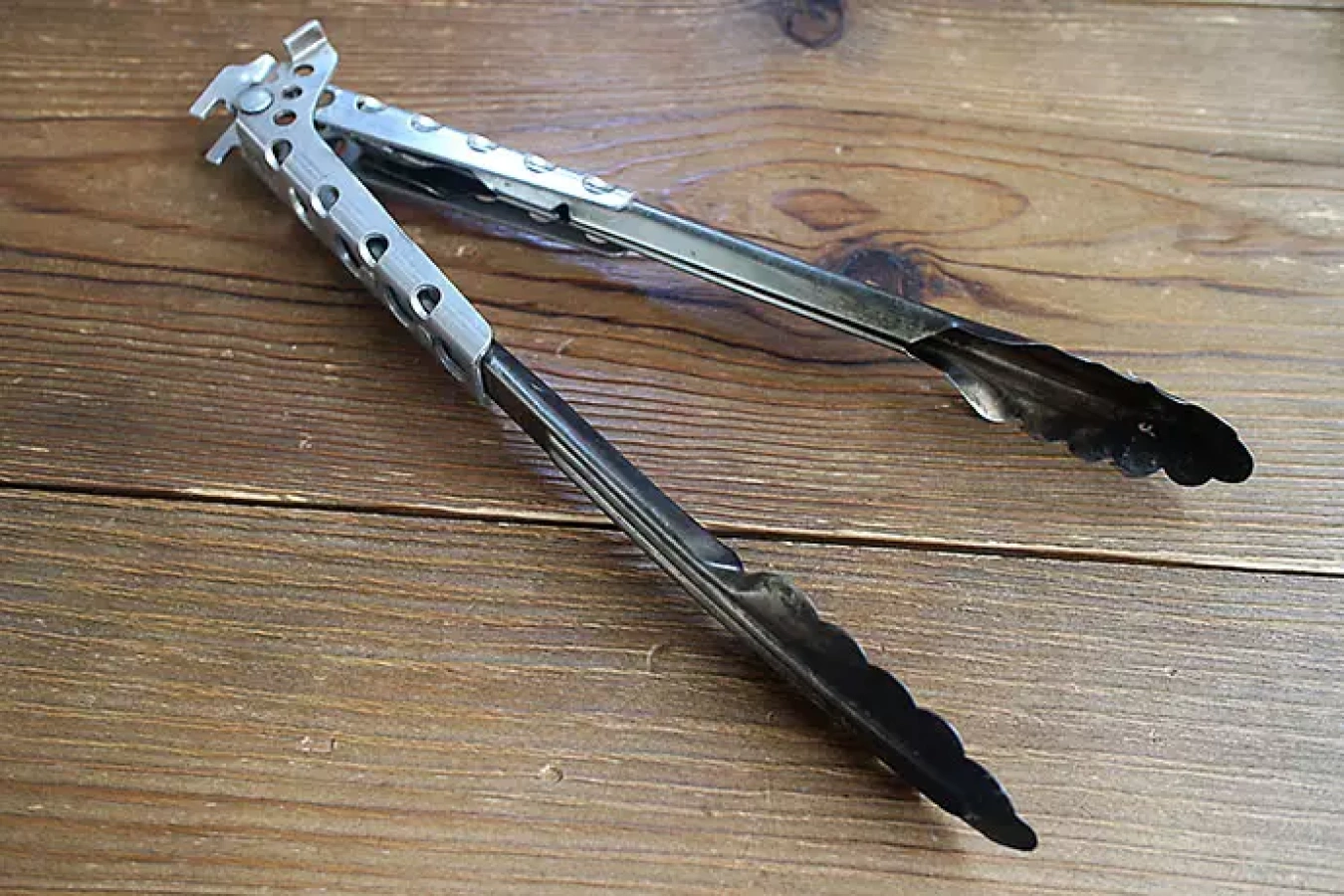 火ばさみ+パンハンドラー アイデアが光るアウトドアグッズ