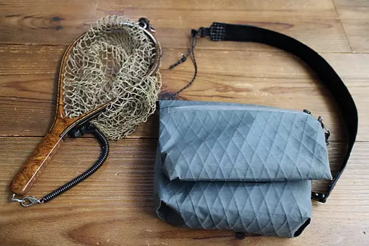 シェルトのサコッシュ