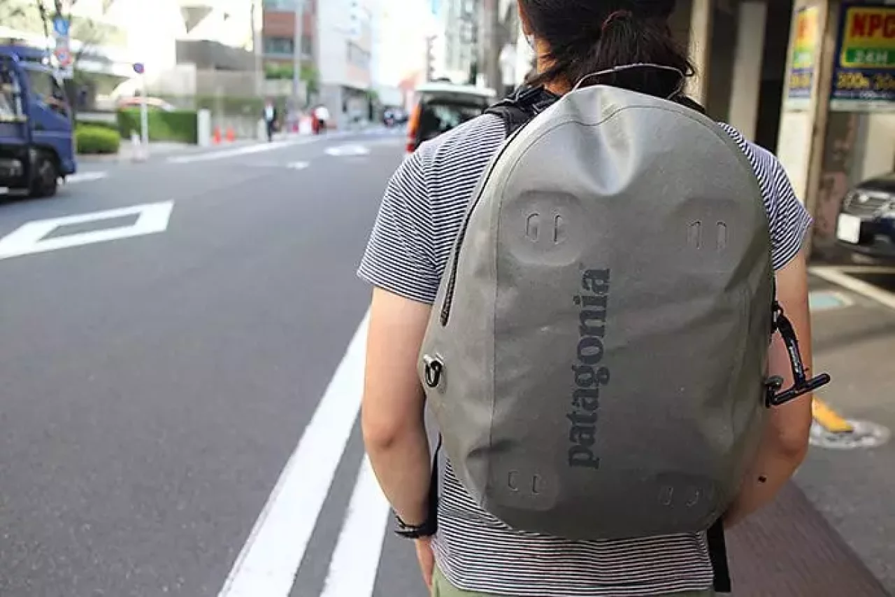 完全防水「パタゴニア ストームフロント・パック 」