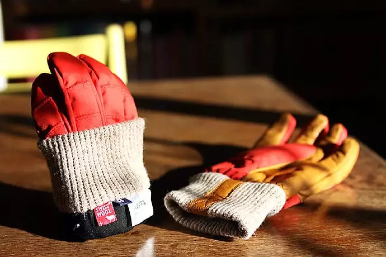 グローブ『ヘストラ スイスウールロフト』
