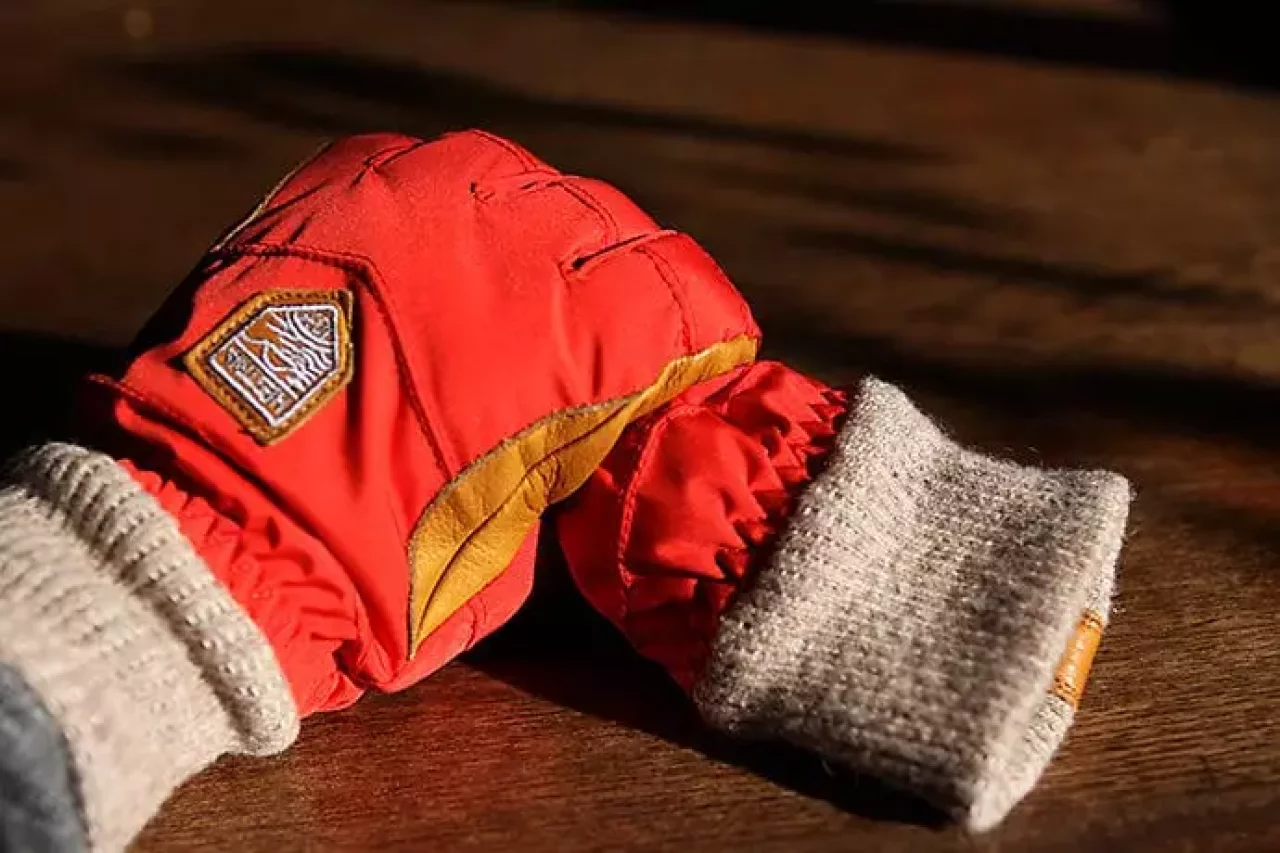 グローブ『ヘストラ スイスウールロフト』の軽量性