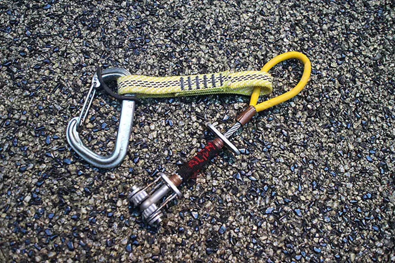 CCH・エイリアンのカム クライミングでのお守り