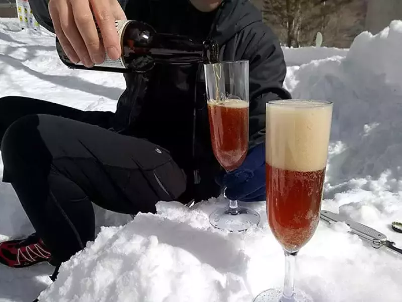 プラスチック性のシャンパングラス