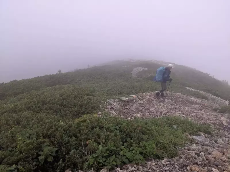 赤石避難小屋を後にした僕らは急ぎ百間洞山の家へ