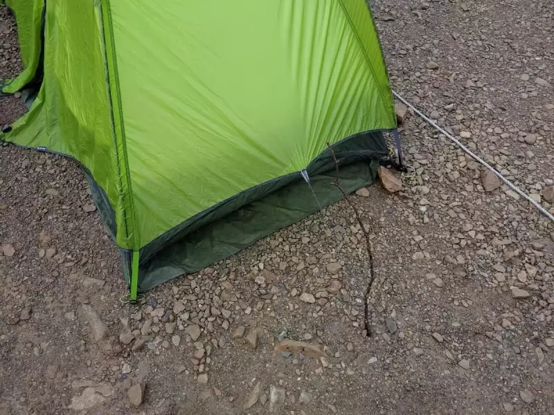 山岳用テントNEMO TANI1Pの設営方法