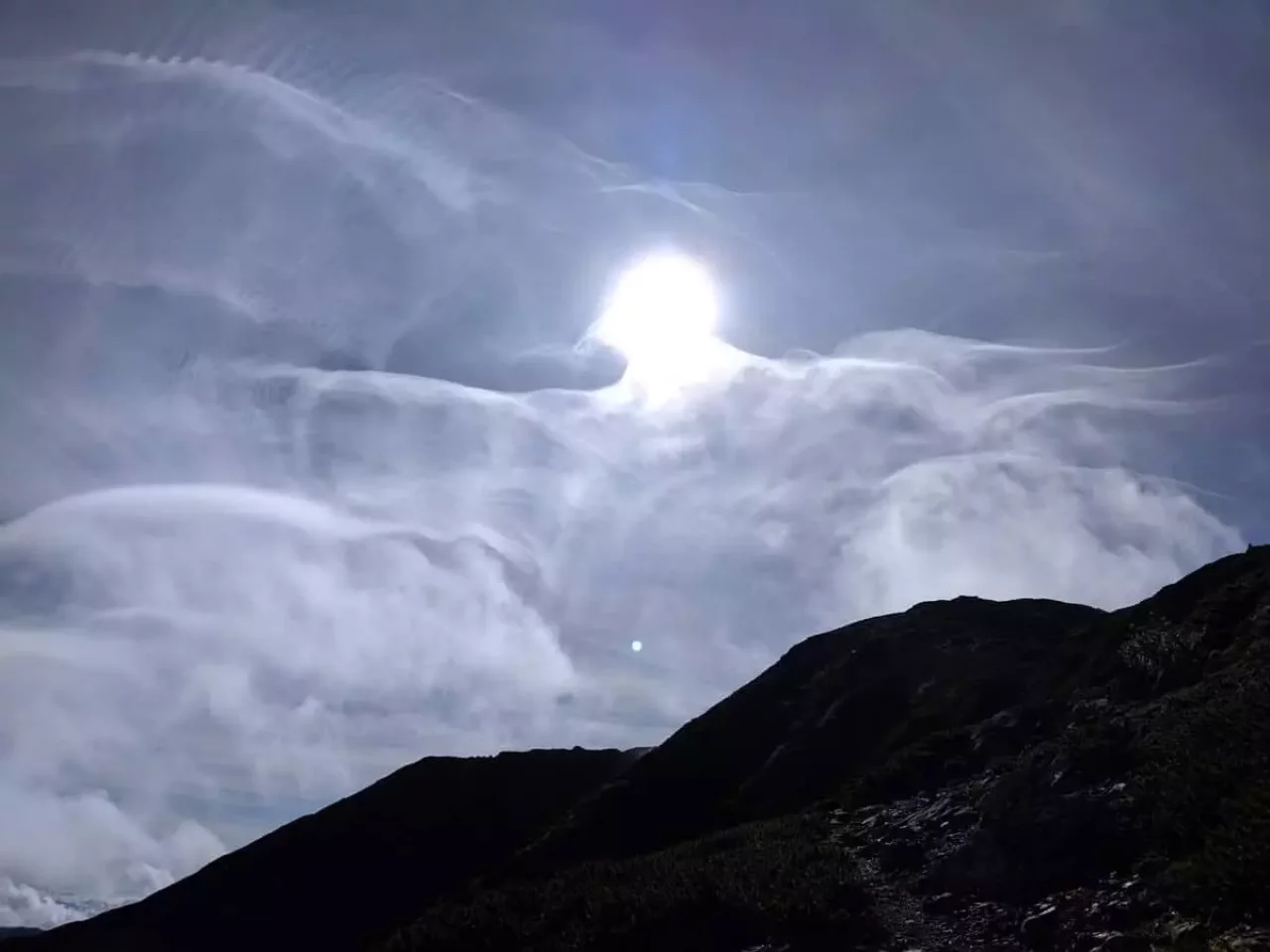 徐々に雲が出始める