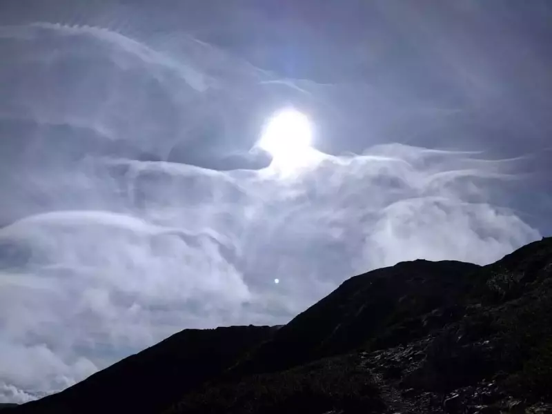 徐々に雲が出始める