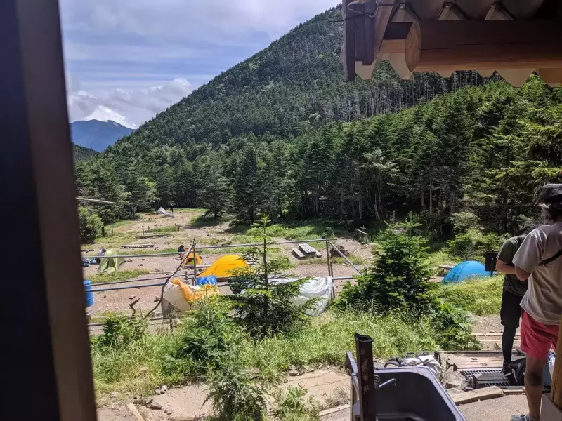 聖平小屋のテント場