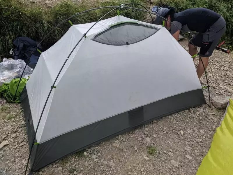 山岳用テントNEMO TANI1Pの設営方法