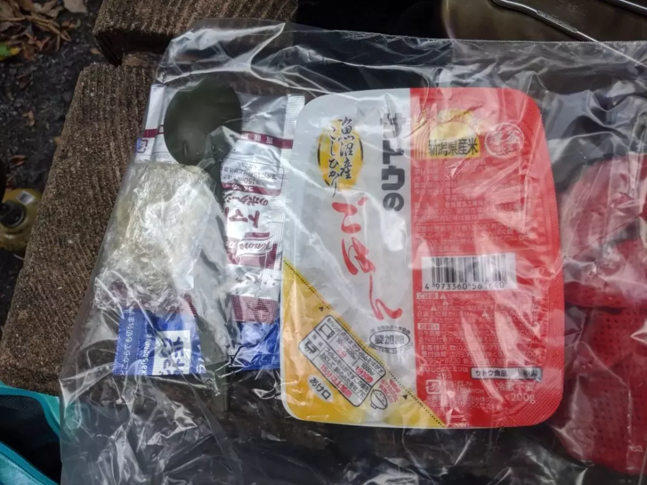 簡単山ごはんレシピ① カップスープリゾットの材料