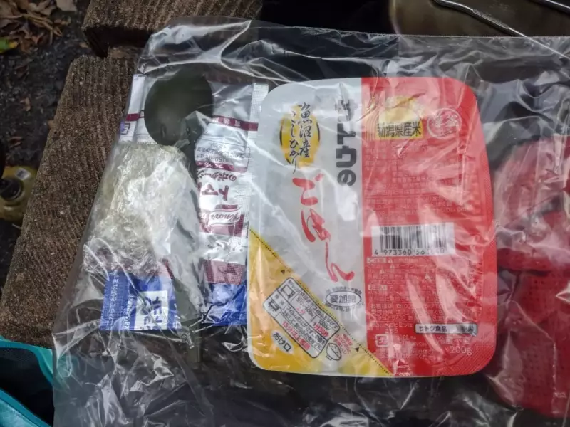 簡単山ごはんレシピ① カップスープリゾットの材料