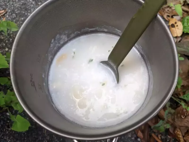 簡単山ごはんレシピ① カップスープリゾット